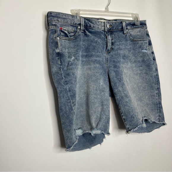 Slink Jeans Frayed Hem Bermuda Jean Shorts 18 - Picture 5 of 12